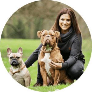 Hundetrainerin Kristin mit Hunden